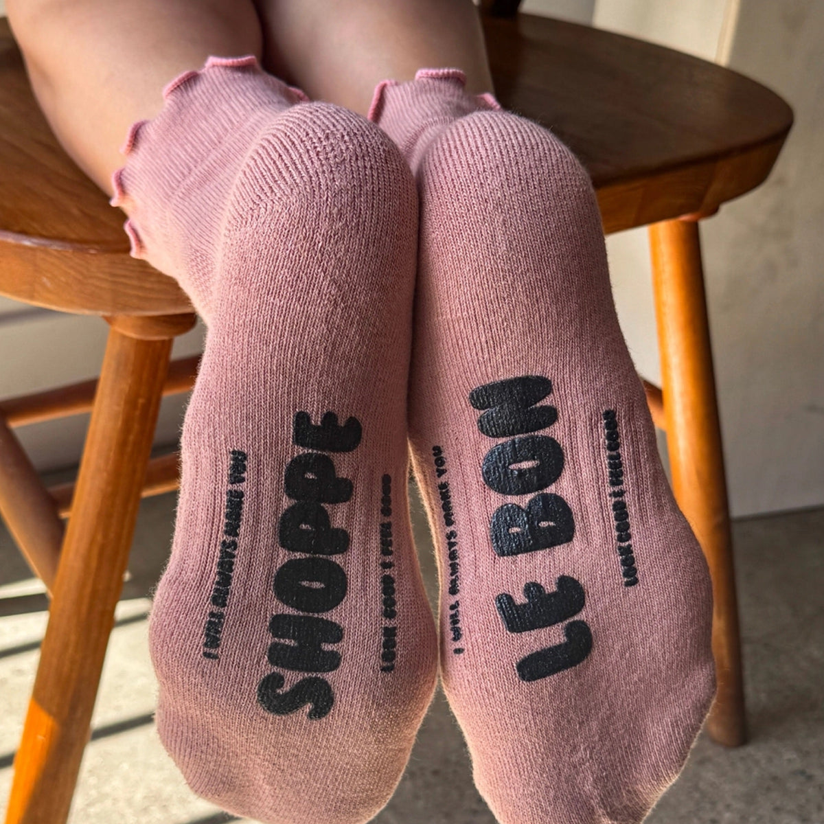 *Just landed* Ruffled Hugger Crew Vintage Pink