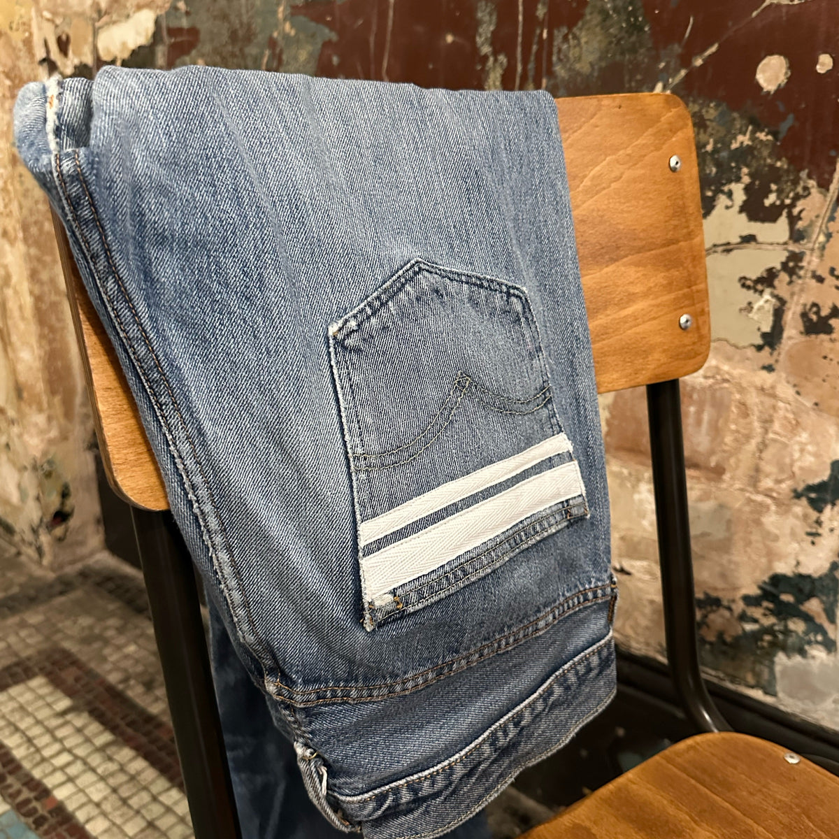 *NEW* Useless Stripe Appliquéd Levi’s Front and Back