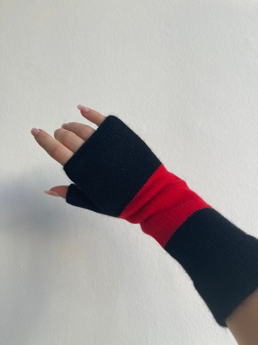 Sally Stripe Wrist Warmer Black/Red
