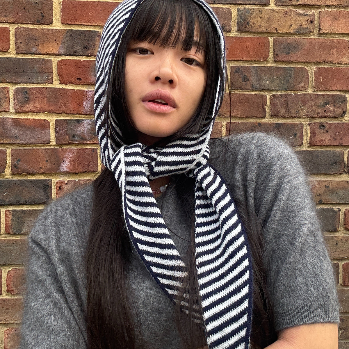 Cashmere Stripe Hood Navy/White