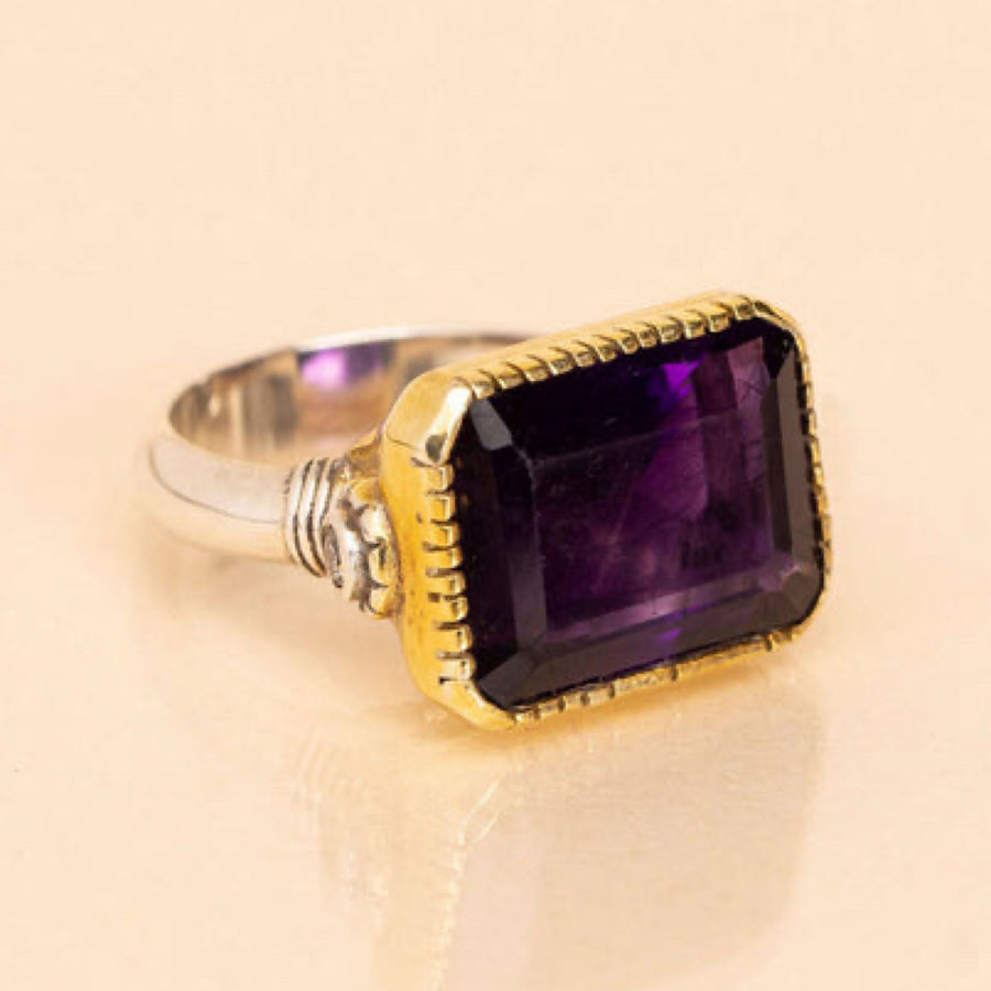 Une A Une Amethyst Rectangle Ring