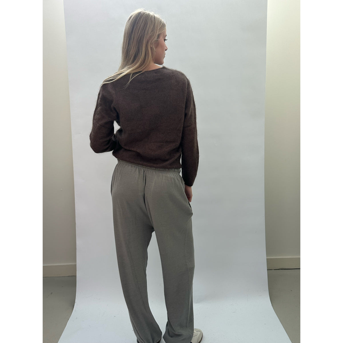 V-Neck Chocolate Cashmere Pullover