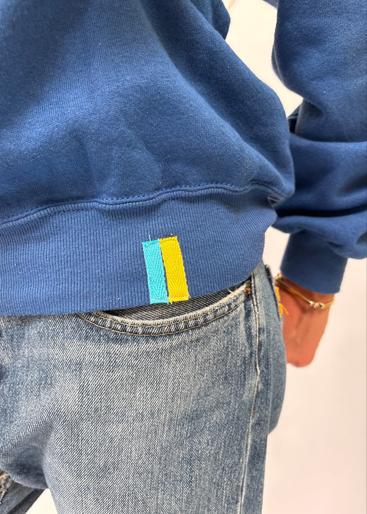 074. Blue Appliqué Sweatshirt