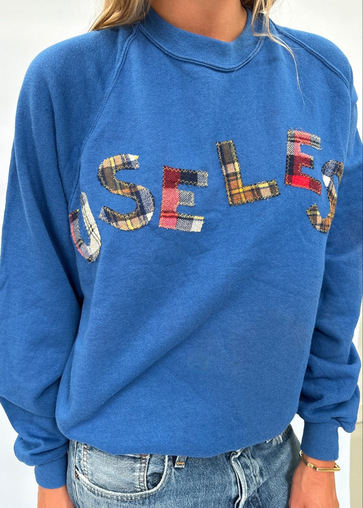 074. Blue Appliqué Sweatshirt