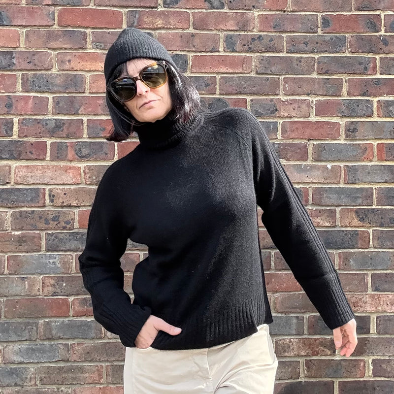 *NEW* Absolut Cashmere Sylviana Black Jumper