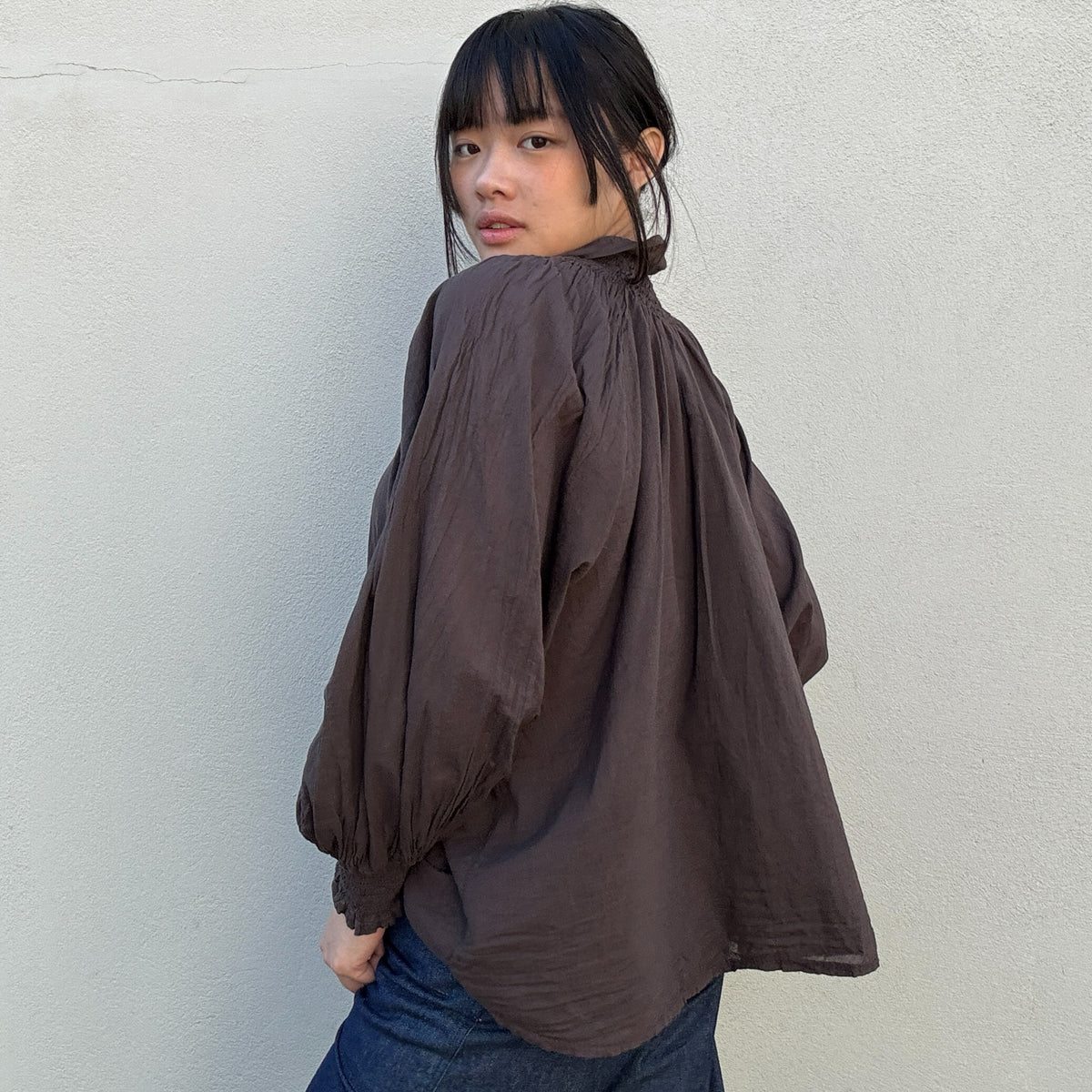 *NEW STYLE* Johanna Smocked Shirt Chocolate