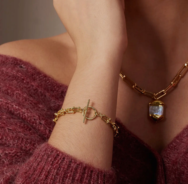 London T-Bar Gold Bracelet