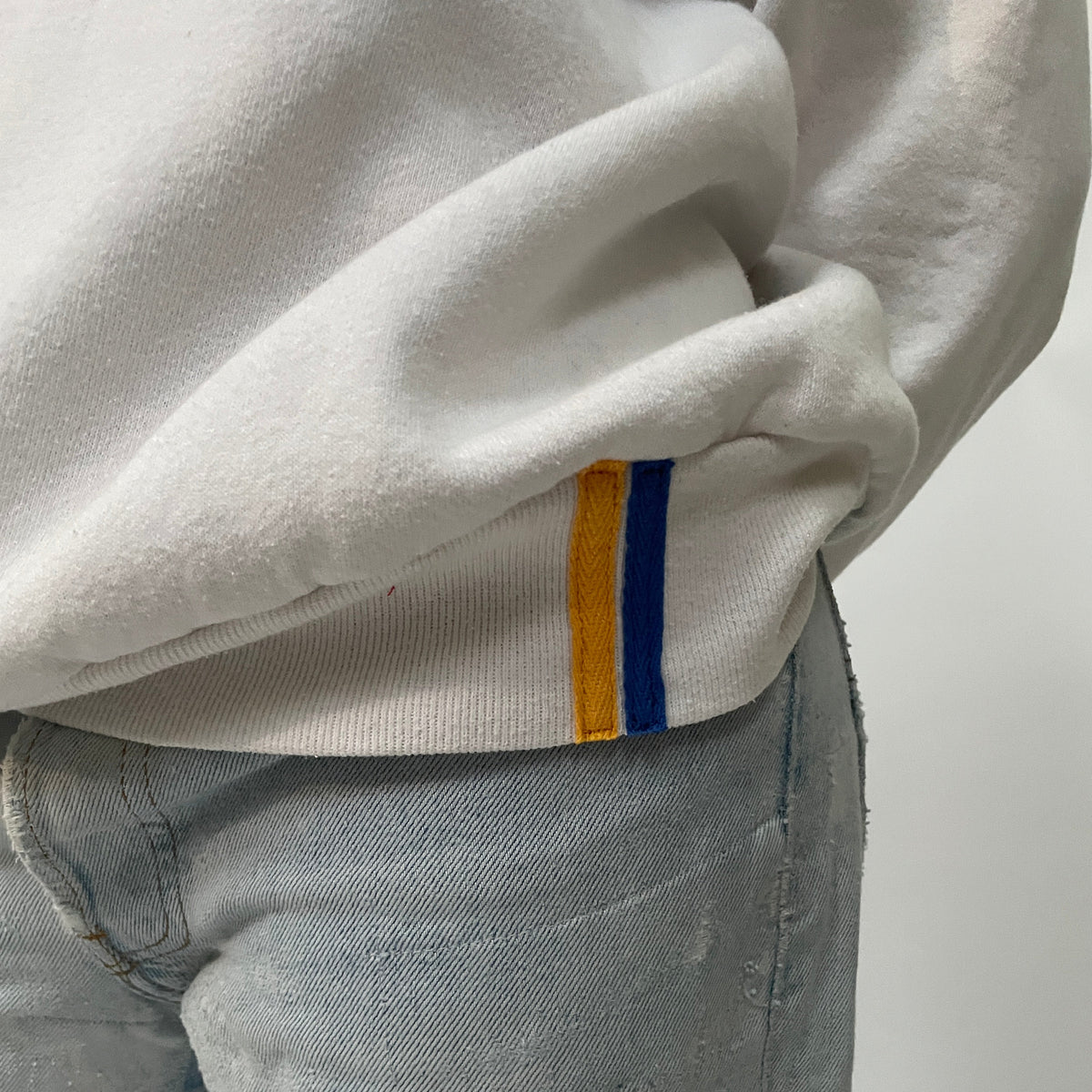 Useless White Stripe Snoopy Patch Sweatshirt